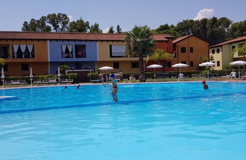 Lido Condo | POSEIDONE-Refined apartments in village with swimming pool