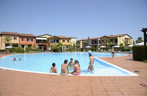 Lido Condo | POSEIDONE-Refined apartments in village with swimming pool