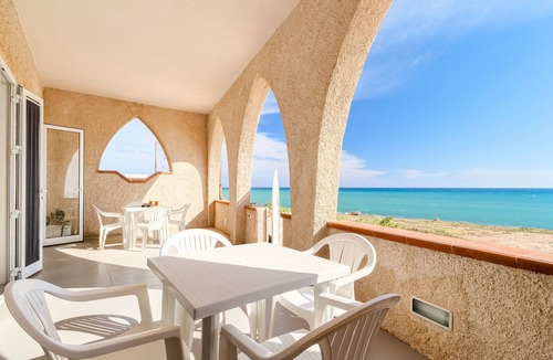 Cava dʼAliga Villa | Poseidone, seafront villa with private pool in Cava d'Aliga (Scicli)