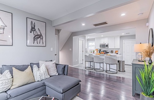 Scotch Plains House | Posh Living Spacious 4-bedroom Duplex Plainfield