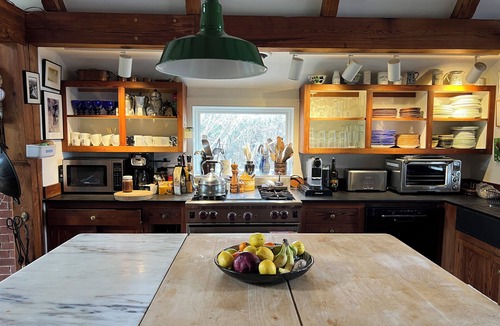 Chilmark House | Post and Beam home with westward views of the ocean and sunsets