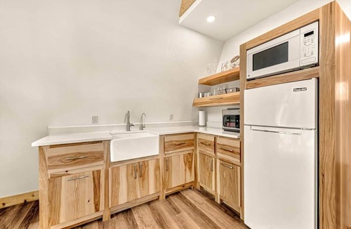 Rogers House | Post Oak Perch-Cozy Forest A-frame Near Bentonville