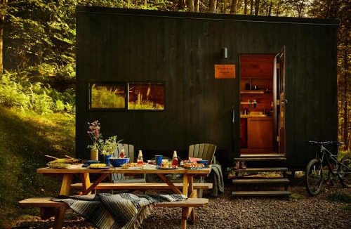 Gilchrist County Other | Postcard Cabins Gilchrist Springs, Outdoor Collection by Marriott Bonvoy