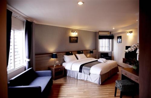 Si Phraya Hotel | Poste 43 Residence