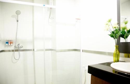Si Phraya Hotel | Poste 43 Residence
