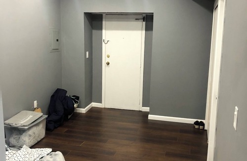 Roselle Park Apartment | Potential 3-bedrooms apartment! Near Schools & 2 Mins Away from NY Bus Station