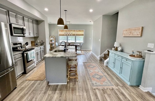 Issue House | Potomac Paradise - Water views within short walk to Colonial Beach, VA