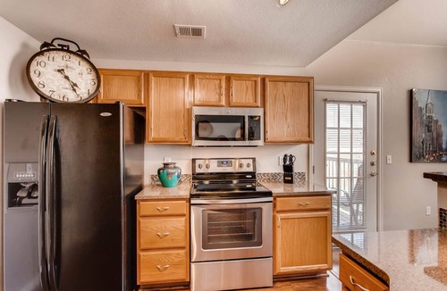 Englewood Condo | Pottery Barn Perfect Near DTC, Park Meadows Mall, Restaurants & Nightlife