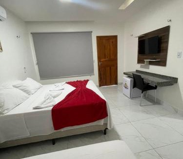 Baleia Hotel | Pousada e Restaurante Altas Horas Beach