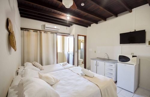 Bombas Hotel | Pousada Elfos