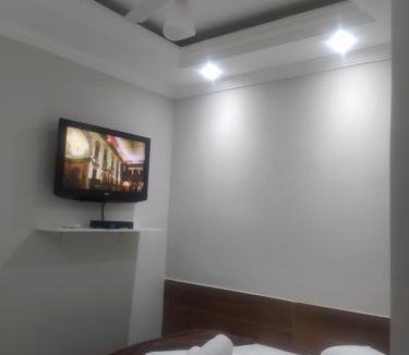 Aparecida House | Pousada Quarto Casal com ar,frigobar, garagem
