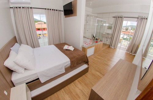 Praia da Armacao do Itapocoroi Hotel | Pousada Rosa
