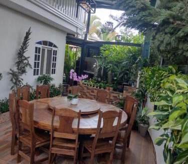 Holambra House | Pousada Rosa de Saron