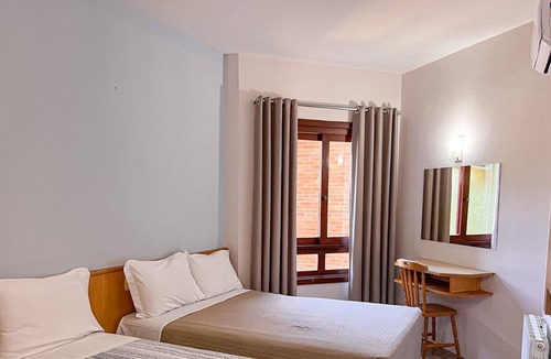 Vila Luiza Hotel | Pousada Suíça