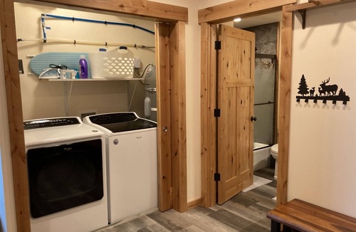 Government Camp Cabin | Powder Lodging #301 at Golden Poles - Collins Lake Resort