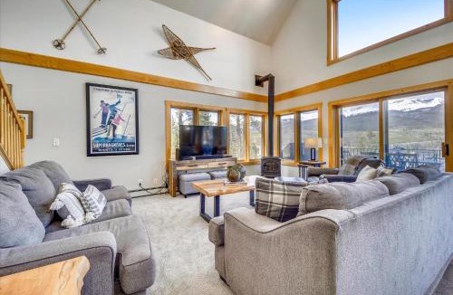 Breckenridge House | Powder Moose Villa, Stunning Mountain Views from this Private Home with Hot Tub