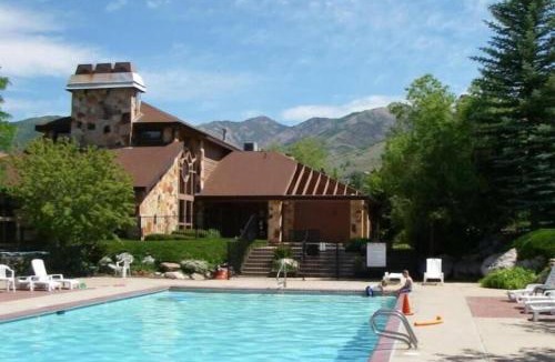 Wolf Creek House | Powder Peak Hideaway WL203 Ski Escape Hot Tub