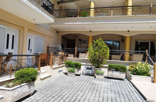 Loutraki Apartment | Pozar Salt Cave Hotel Spa