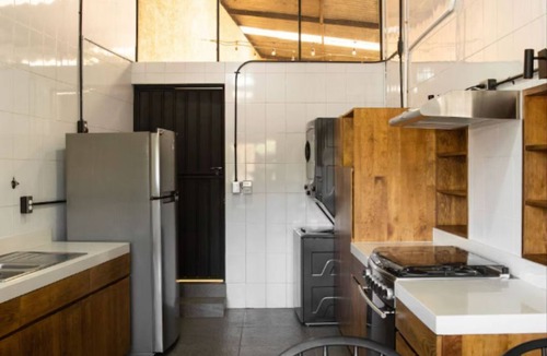 FERROCARRIL House | Practical, centrally located loft. Fast WiFi. Loft Villa.