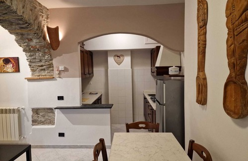 Ortonovo Apartment | Practical little house not bad
