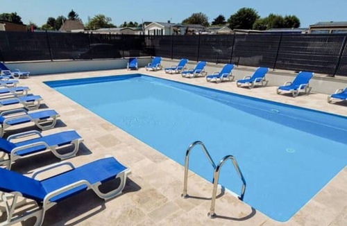 Biville-sur-Mer House | Practical mobile home, pets welcome - 4 guests