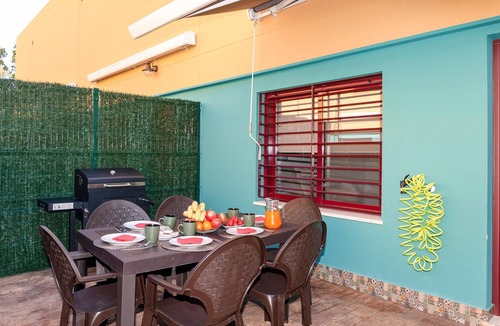 Isla Cristina House | Practical vacation home in Isla Cristina, near the river and the sea.
