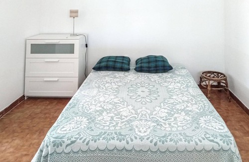 Vitrolles Apartment | Practical vacation apartment with garden - ideal for a couple's vacation.