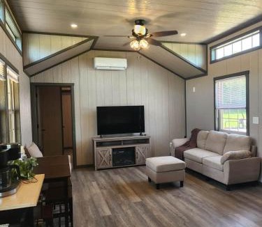 Sullivan House | Prairieview Cabin - with Hot Tub
