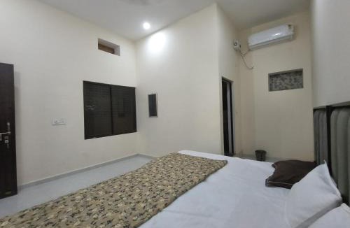 Chitrakoot Hotel | Pramod Residency
