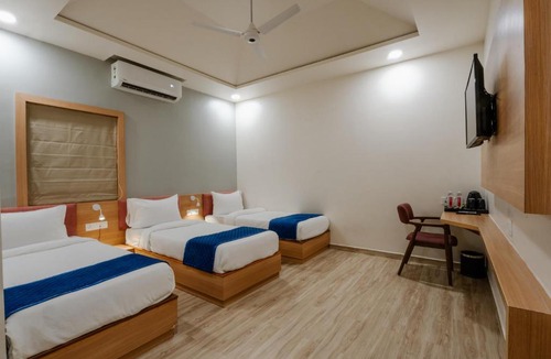 Nadiad Hotel | Prarambh By Siara