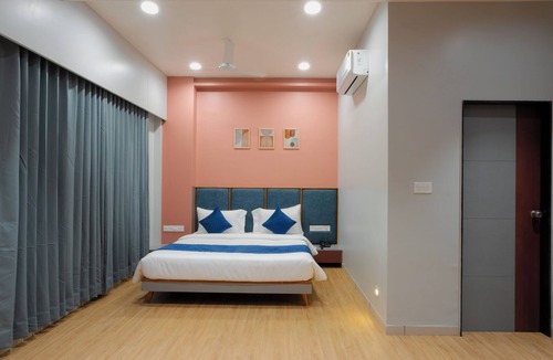 Nadiad Hotel | Prarambh By Siara