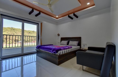 Mahabaleshwar Bed & Breakfast | Prashant cottages