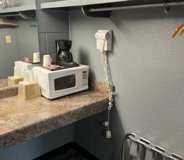 Pratt Hotel | Pratt Budget Inn