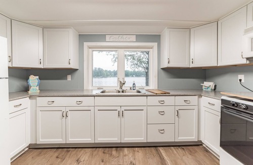 Gladwin House | Pratt Lake Peninsula: Summer on Pratt Lake Kayaks Included Dog Friendly