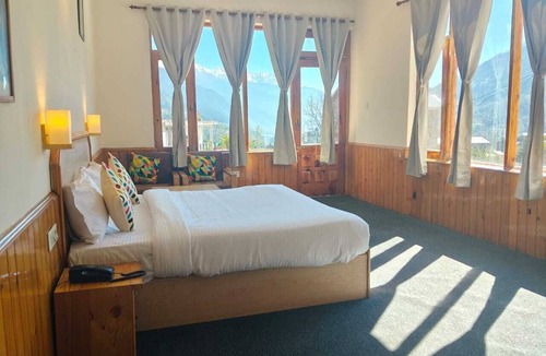 Manali Hotel | Pravara Cottages
