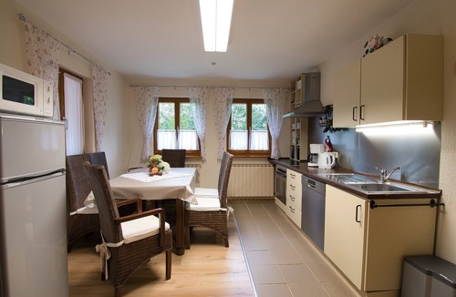 Westheim Apartment | Praxis Löwenzahn, former agricultural practice in the Franconian Lake District