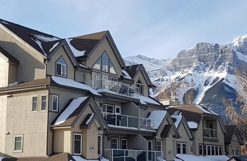 Canmore Apartment | PRC Annex - Pet Friendly