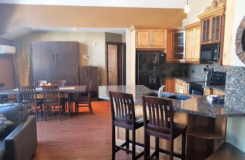 Canmore Apartment | PRC Annex - Pet Friendly