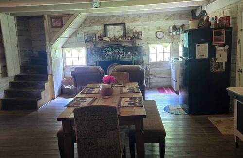 Ferrum Cabin | Pre-civil War RUSTIC cabin on 30 acres ten minutes from the Blue Ridge Parkway.