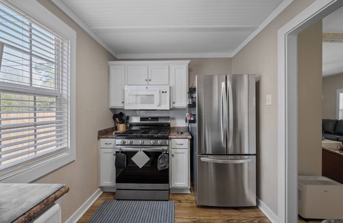 Mobile Cottage | Precious 1-bedroom Cottage in Midtown Mobile Recently renovated with fenced yard