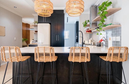 Bloubergstrand Apartment | Precious Villa - With Uninterrupted Power Supply