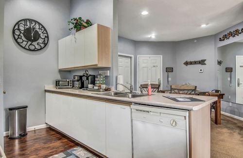 Branson Condo | Preferable Location Near Downtown Branson! Tons of Amenities! Come Hideaway!