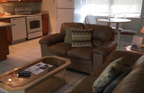 Siesta Key Cottage | Prem 2Bed/2Bath Gate House Cottage with private beach access!