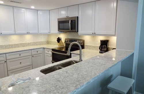 Briarcliffe Acres Condo | Premier-2BR/2BA-Southern View-High End Remodel-Lavish Kitchen & Baths + Locker!