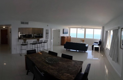 Bermuda Riviera Condo | Premier Beachfront Modern Apartment