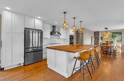Downtown Seattle House | Premier Group Headquarters for World Cup 2026 - Sleeps 12+ - Private Pool & Spa