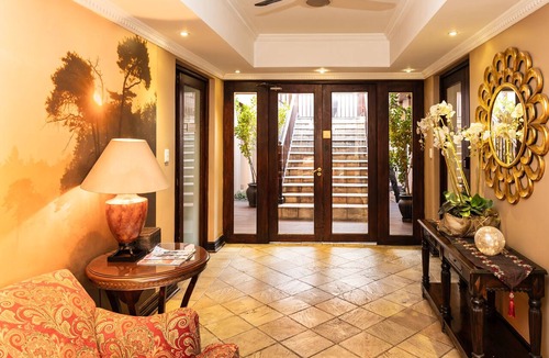 Brandwag Hotel | Premier Hotel Anta Boga