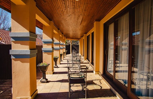 Brandwag Hotel | Premier Hotel Anta Boga