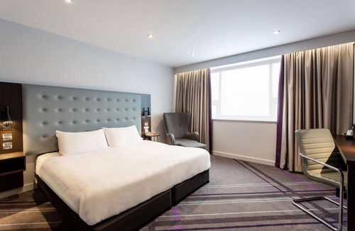 Gravesend Hotel | Premier Inn Gravesend Central