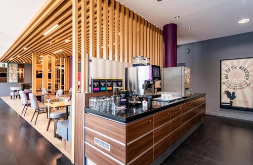 Leinfelden-Echterdingen Hotel | Premier Inn Stuttgart Airport Messe